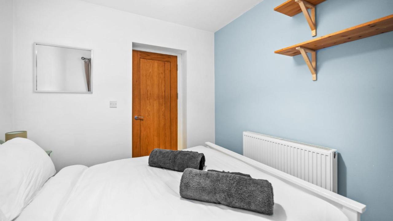 Cotswold Road North Apartment