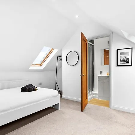 Cotswold Road North Apartment Bristol Exterior photo