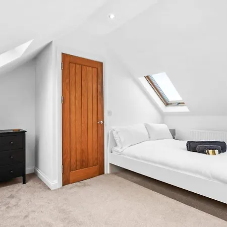 Cotswold Road North Apartment Bristol Exterior photo